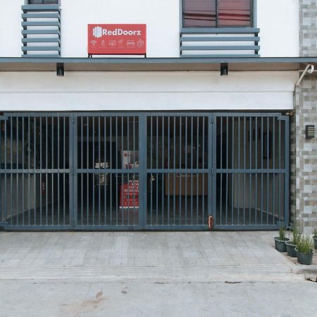 Reddoorz Near Christ The King Medical Center Hotel Las Pinas Exterior photo