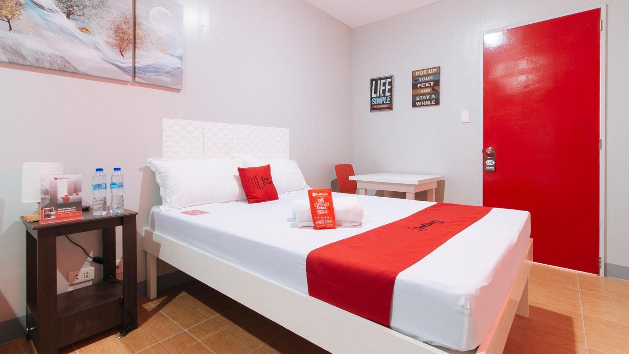 Reddoorz Near Christ The King Medical Center Hotel Las Pinas Exterior photo