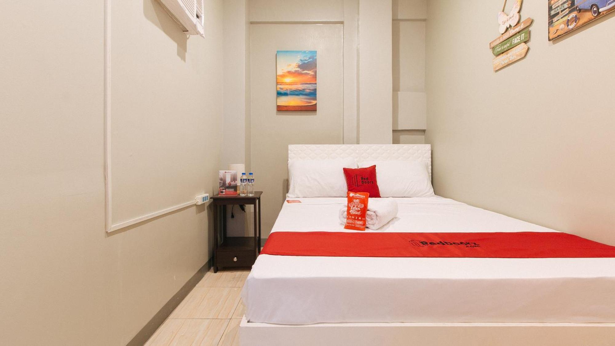 Reddoorz Near Christ The King Medical Center Hotel Las Pinas Exterior photo
