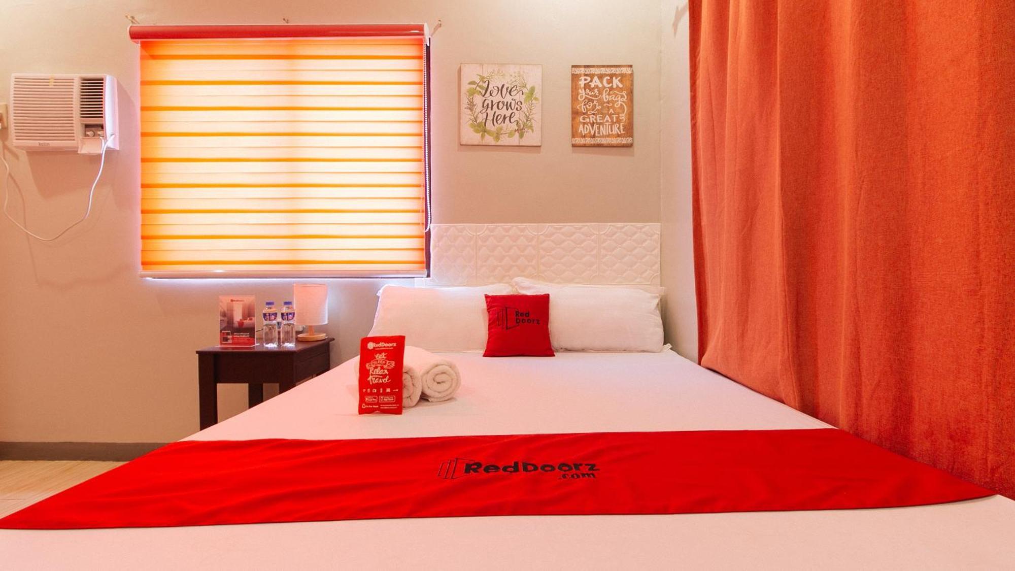 Reddoorz Near Christ The King Medical Center Hotel Las Pinas Exterior photo