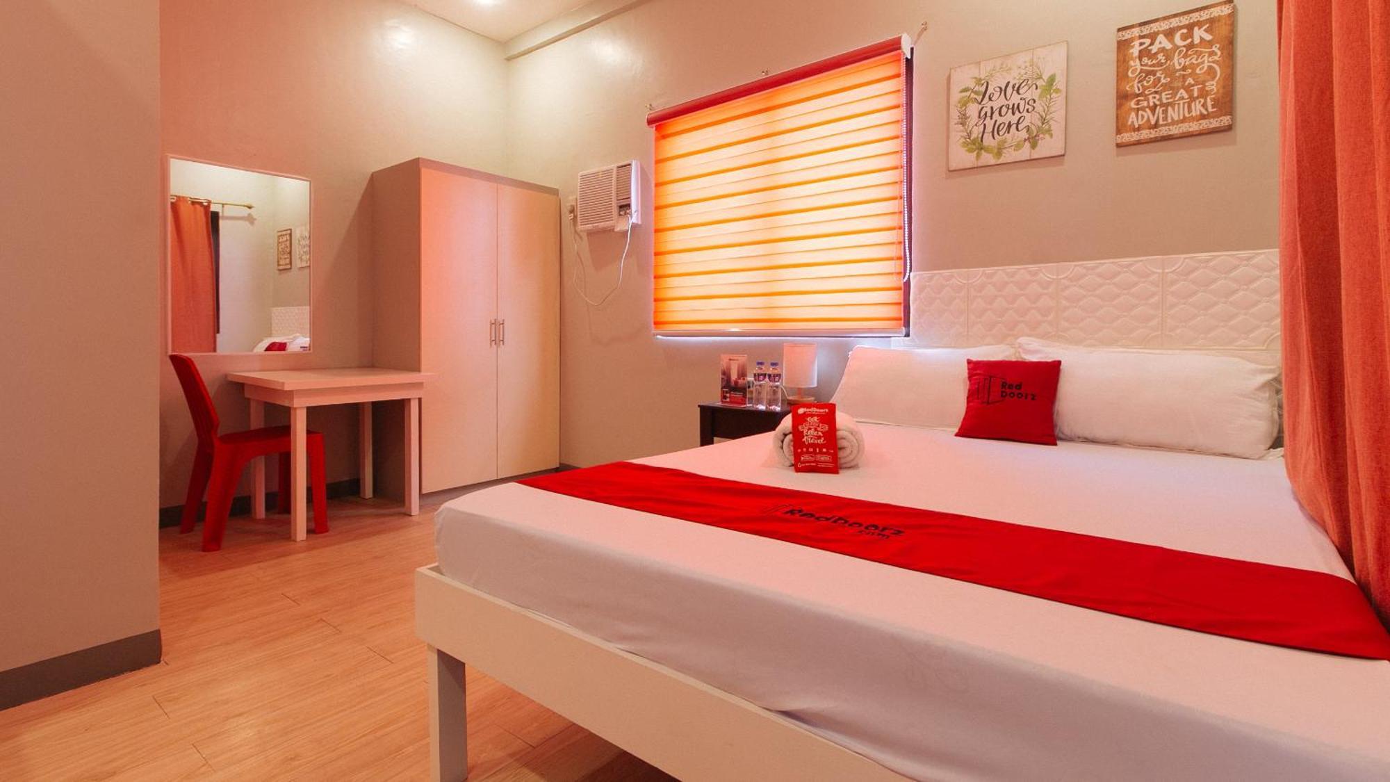 Reddoorz Near Christ The King Medical Center Hotel Las Pinas Exterior photo