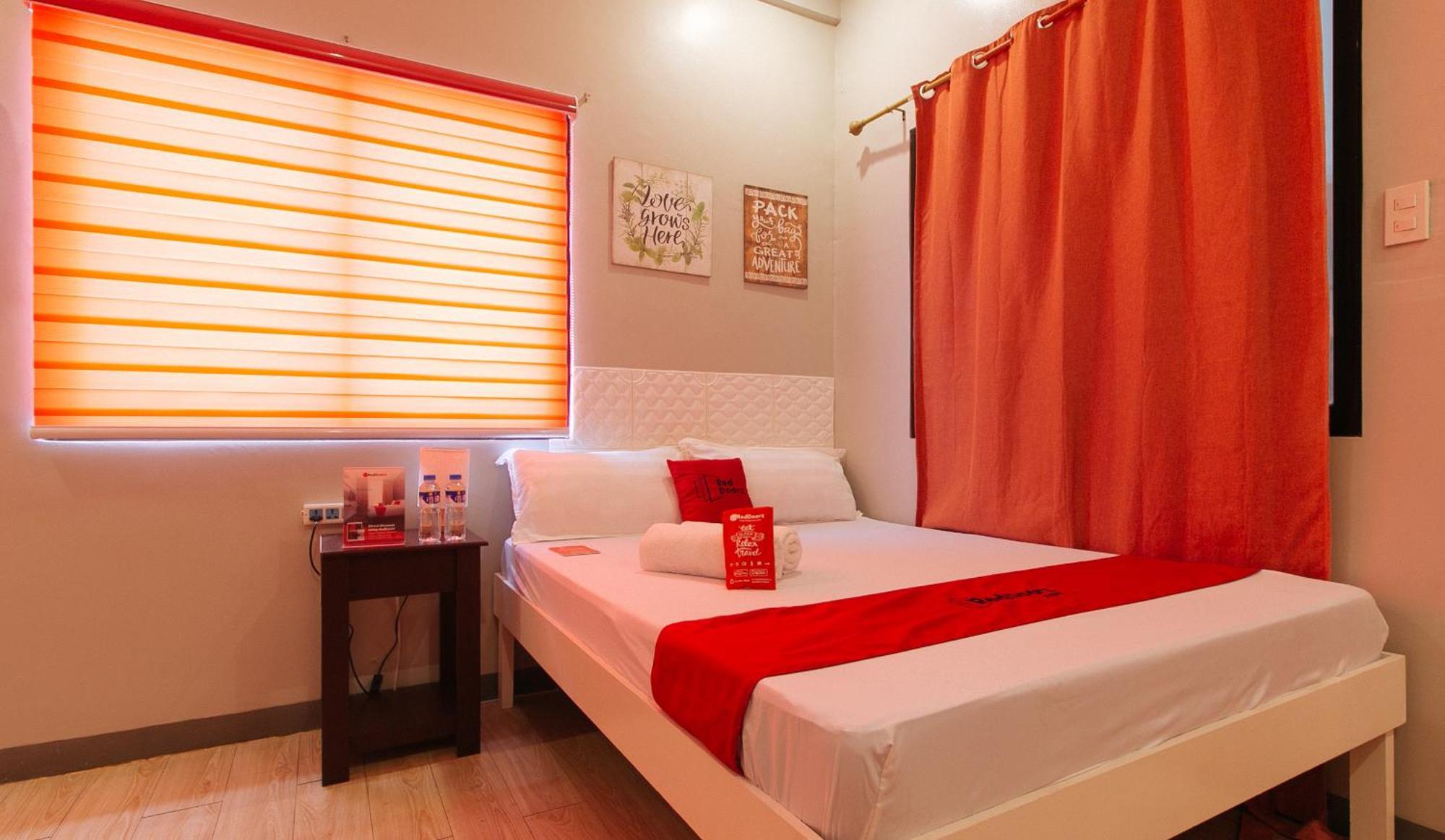 Reddoorz Near Christ The King Medical Center Hotel Las Pinas Exterior photo