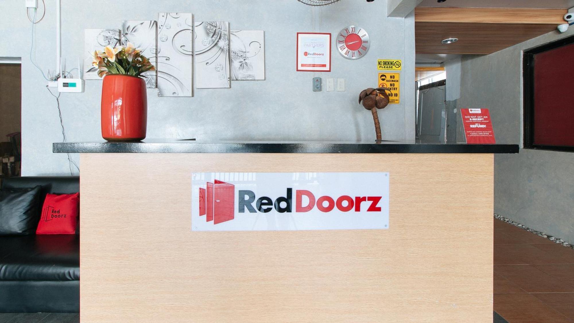 Reddoorz Near Christ The King Medical Center Hotel Las Pinas Exterior photo