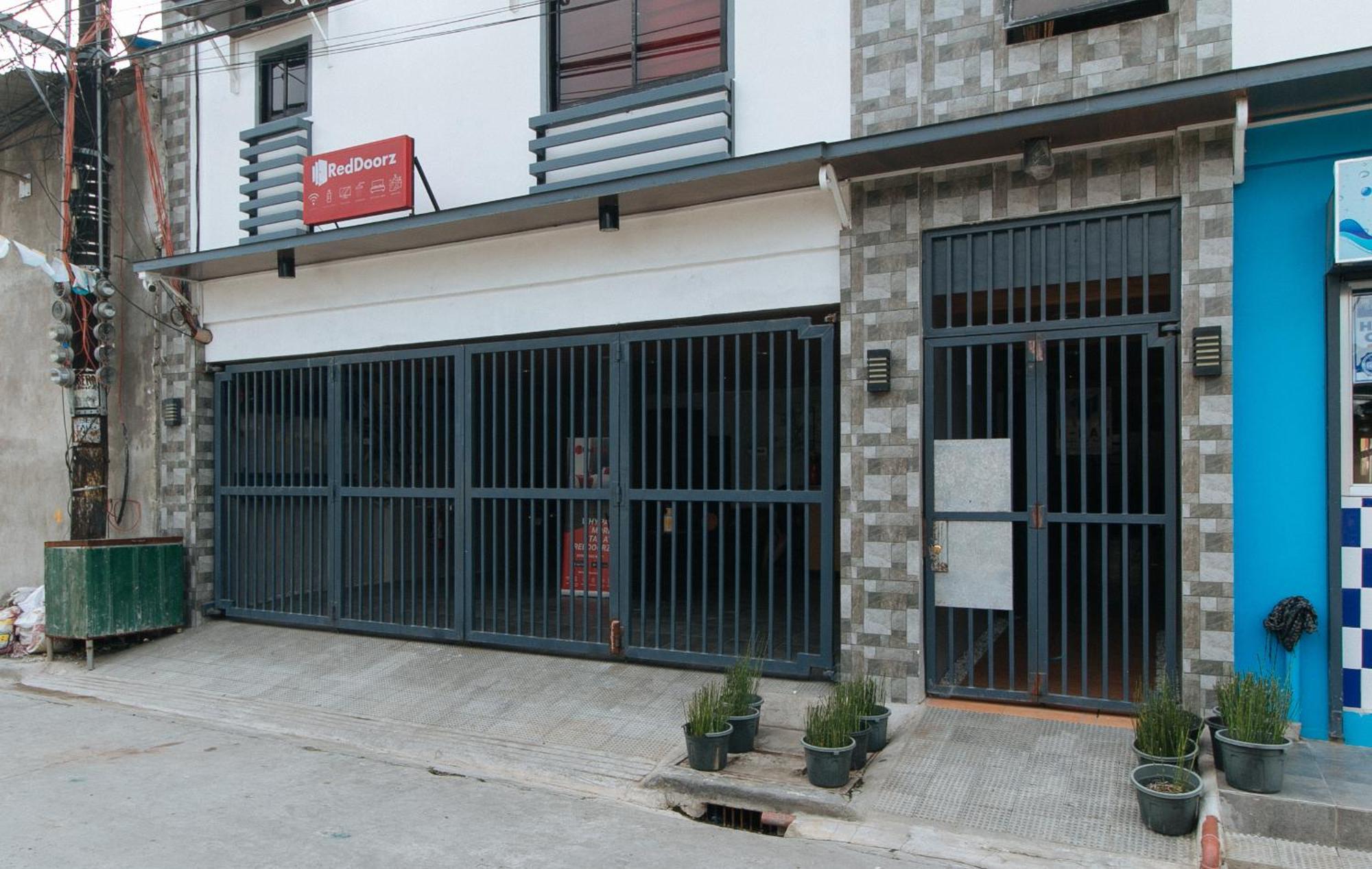 Reddoorz Near Christ The King Medical Center Hotel Las Pinas Exterior photo