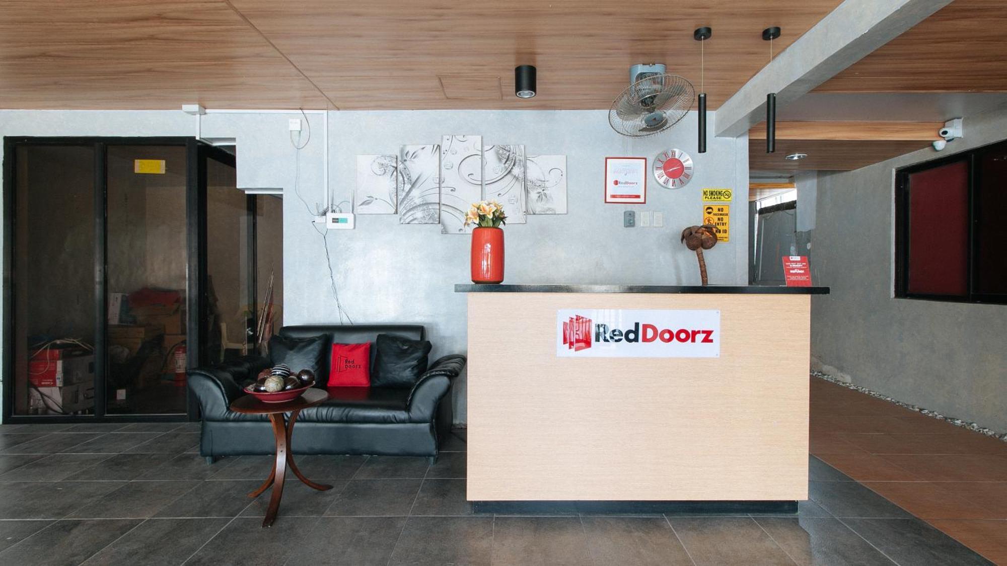 Reddoorz Near Christ The King Medical Center Hotel Las Pinas Exterior photo